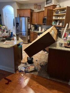 Can Kitchen Cabinets Fall down