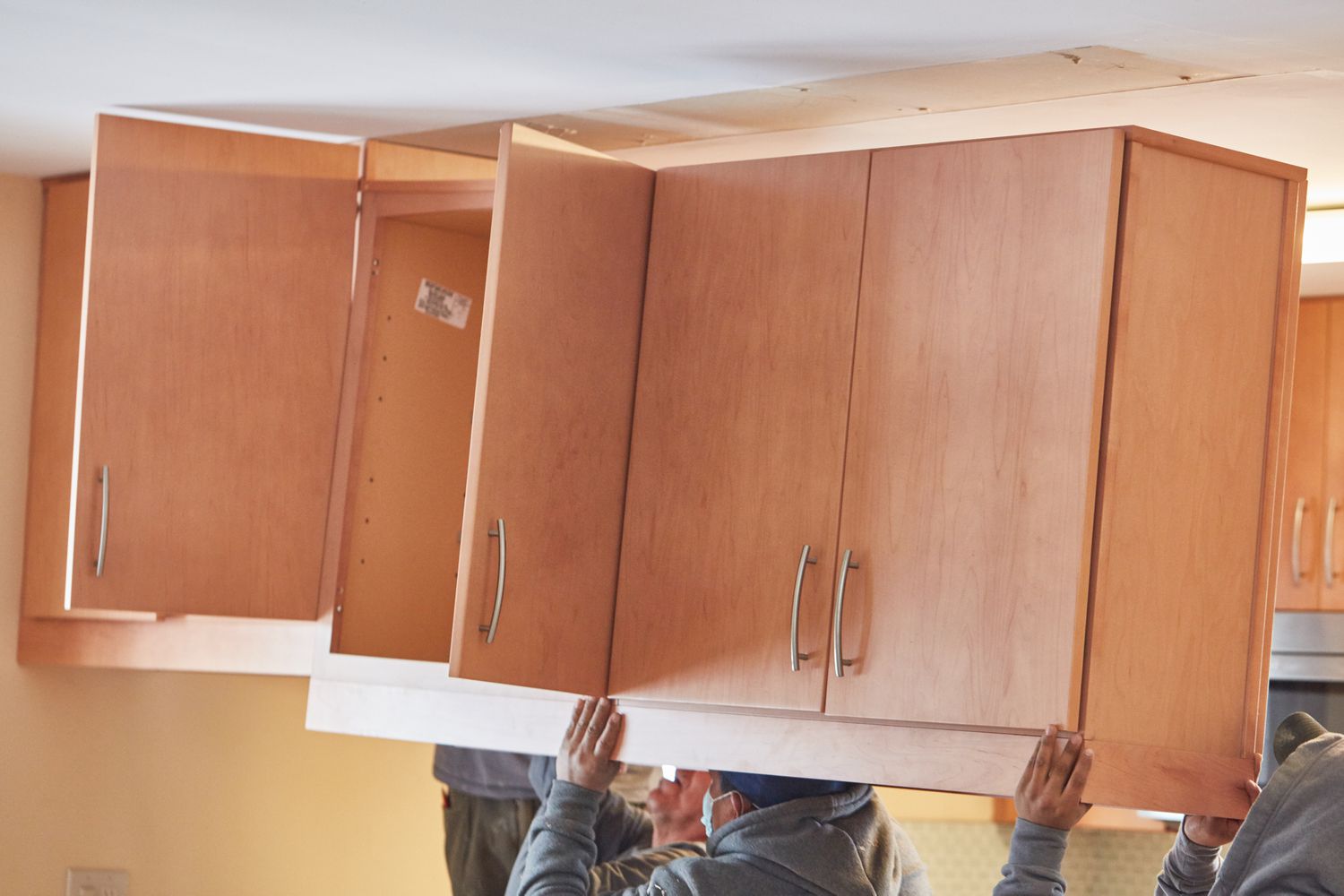 How to Remove Kitchen Cabinets