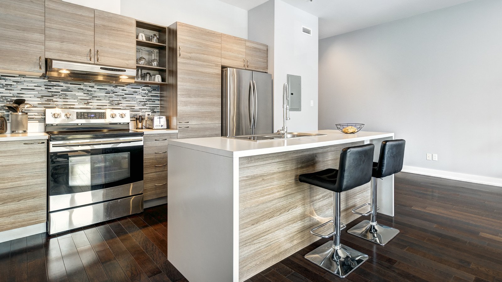 Kitchen Cabinets Do Not Go to Ceiling