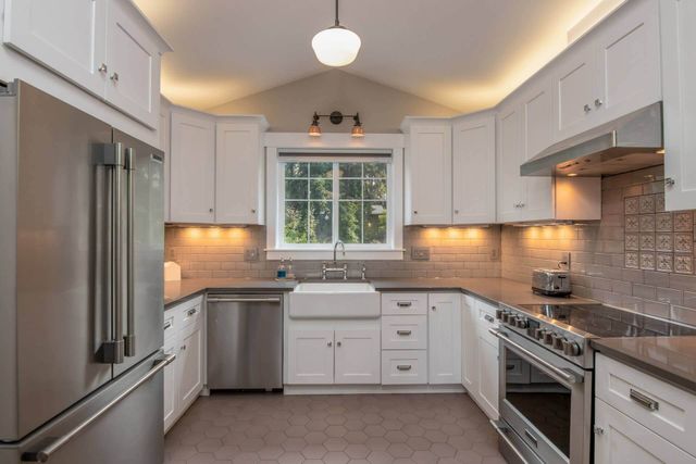 Why are Kitchen Cabinets So Expensive in the Usa